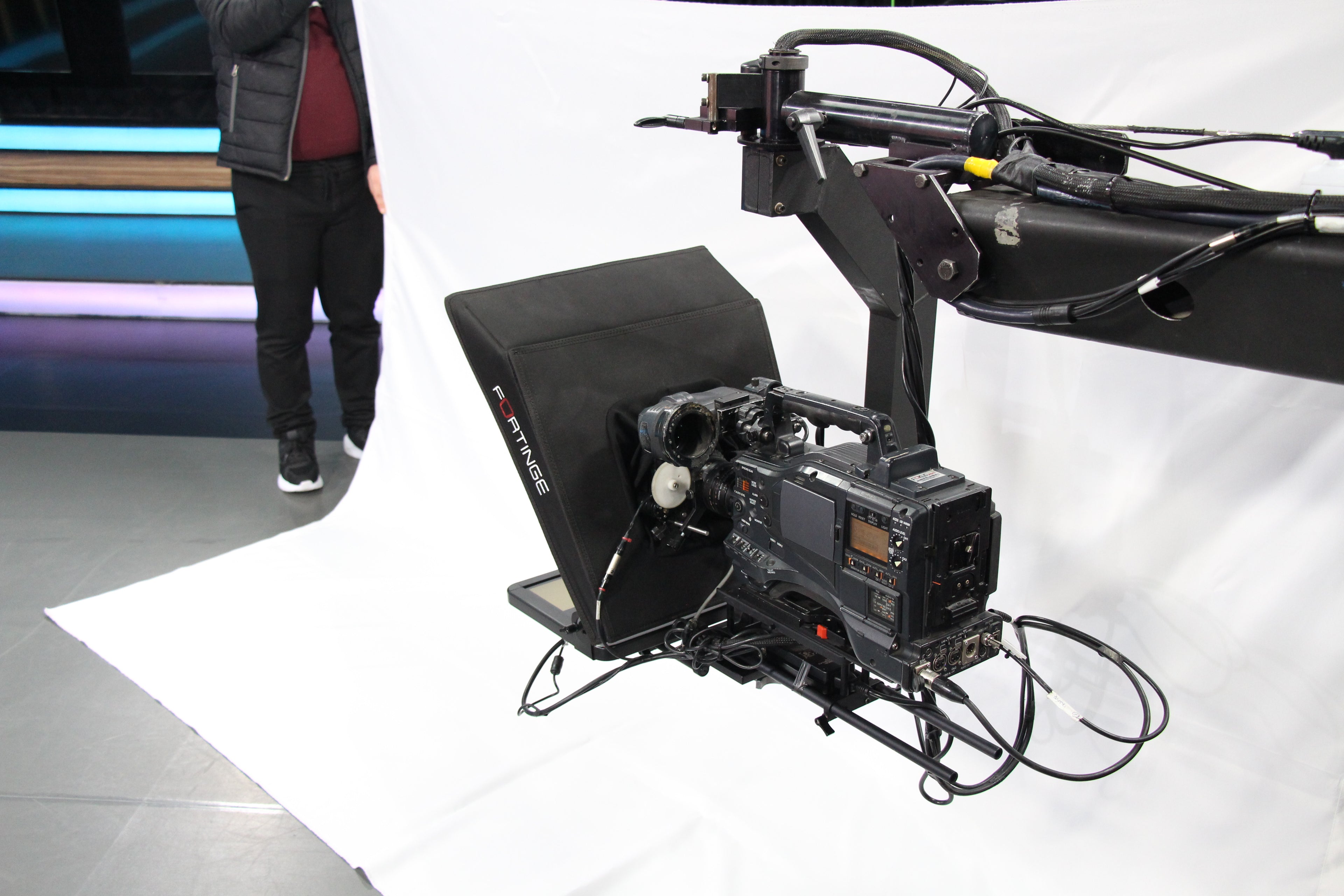 15" CRANE TELEPROMPTER
